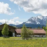 Апартаменты Zum Baur *